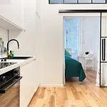 Premium & Quiet Next To Main Square Apartment *