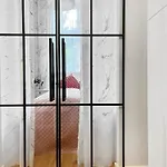 Premium & Quiet Next To Main Square شقة *