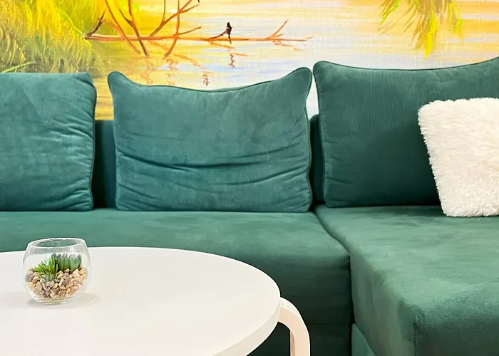 Premium & Quiet Next To Main Square