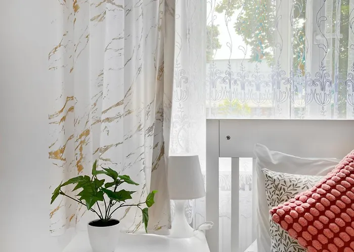 Premium & Quiet Next To Main Square *