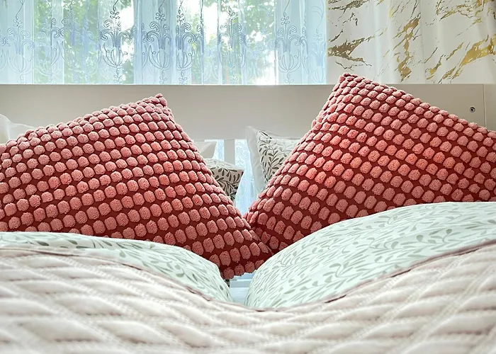 Premium & Quiet Next To Main Square