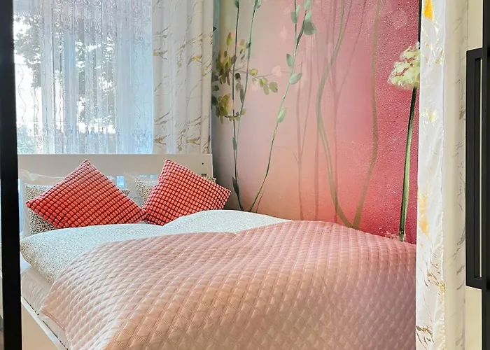 Premium & Quiet Next To Main Square