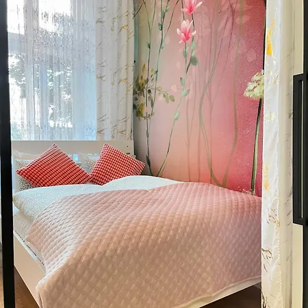 Premium & Quiet Next To Main Square