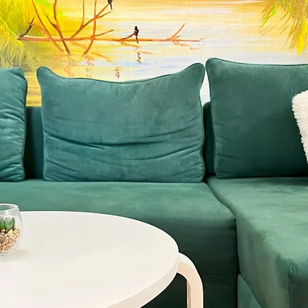 Premium & Quiet Next To Main Square