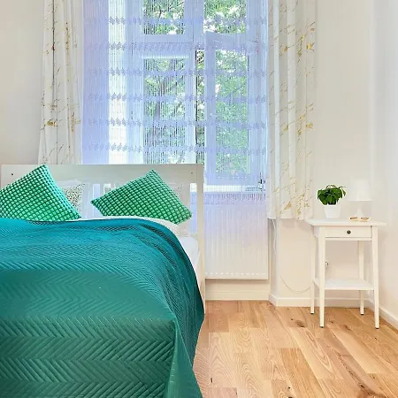 Premium & Quiet Next To Main Square Apartment *